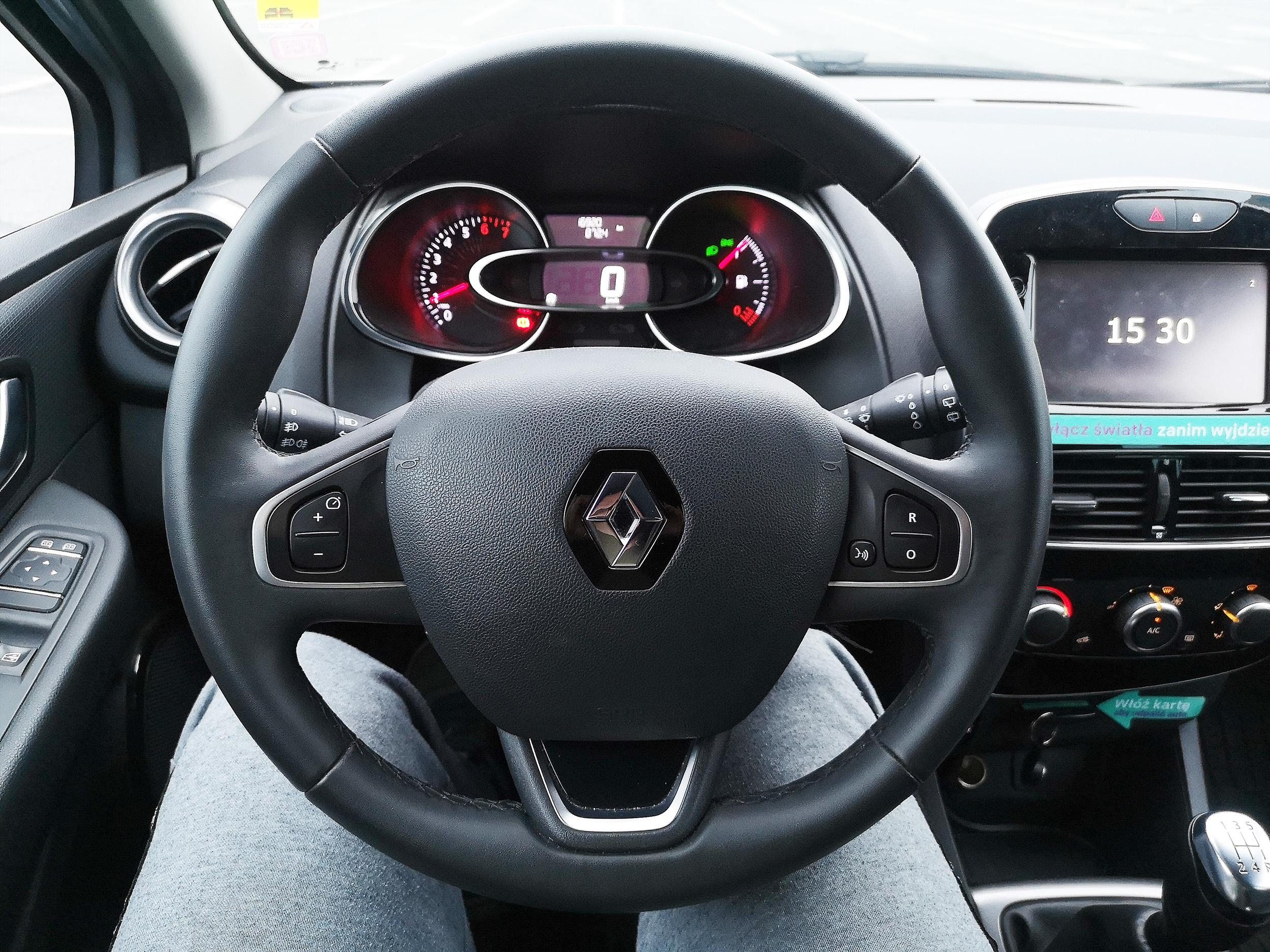 Traficar Carsharing - Renault Clio Na Minuty - Auto Dzban Blog